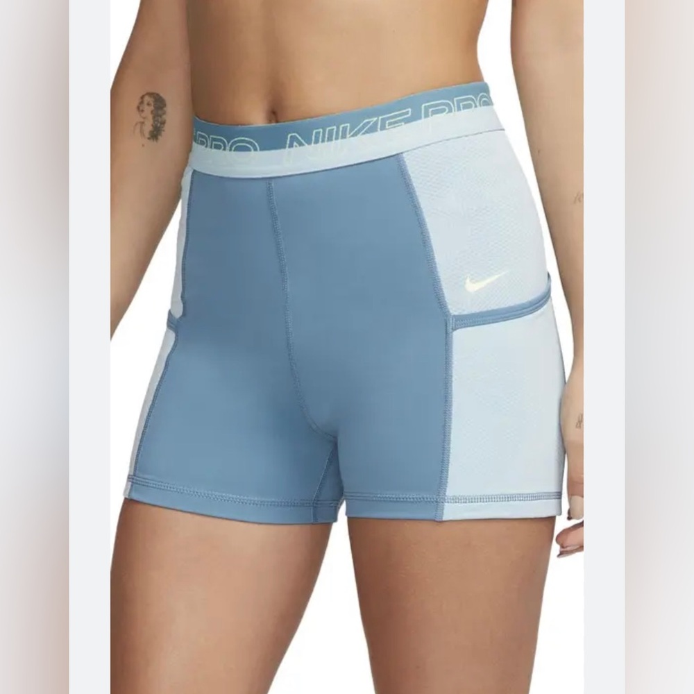 Women's Nike Pro High waisted training shorts M